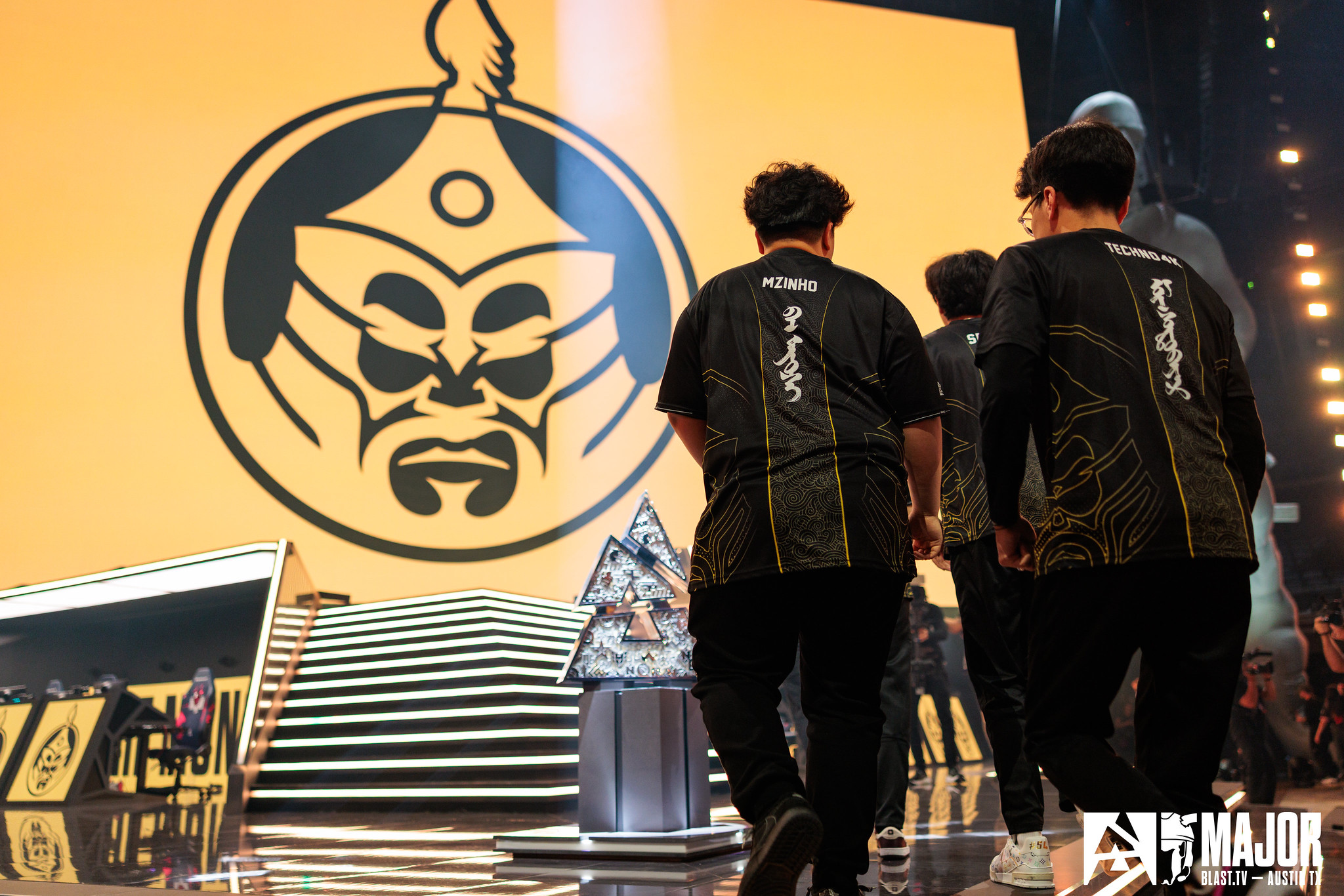 IEM Chengdu: The MongolZ багийн эхний учраа HEROIC