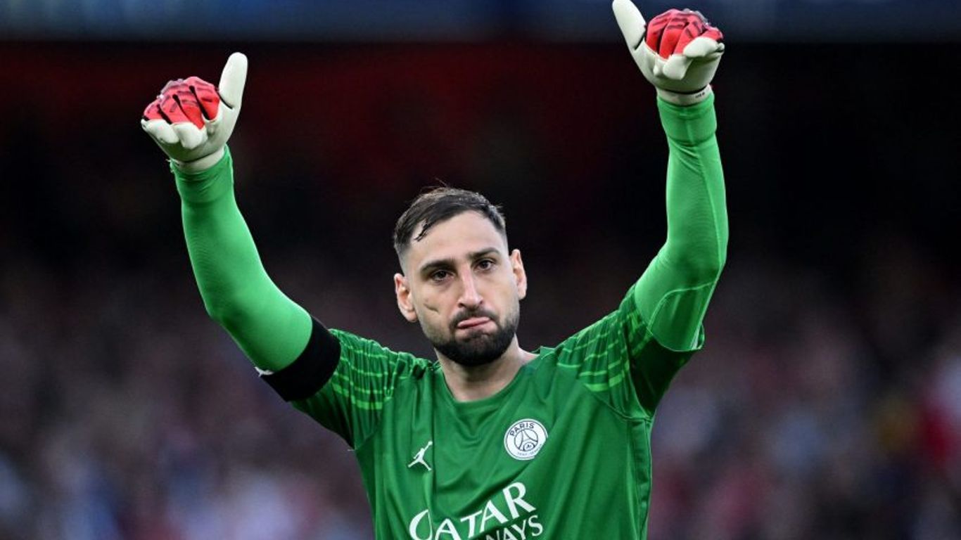 Paris Saint-Germain клуб Итали хаалгач G.Donnarumma-г багийн мэдүүлгээс хаслаа