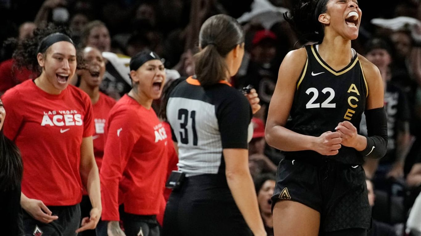 ЭЙЖА УИЛСОН WNBA-ЫН УЛИРЛЫН ҮНЭ ЦЭНЭТЭЙ ТОГЛОГЧ БОЛЛОО