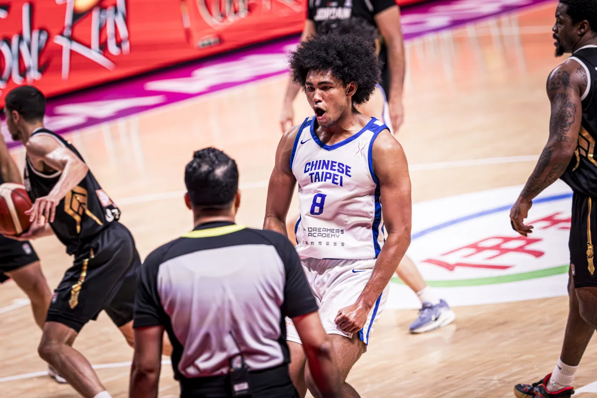 FIBA Asia Cup 2025: Филиппиний шигшээ багийн лидер Justin Brownlee багаа шөвгийн 8-д шалгарууллаа