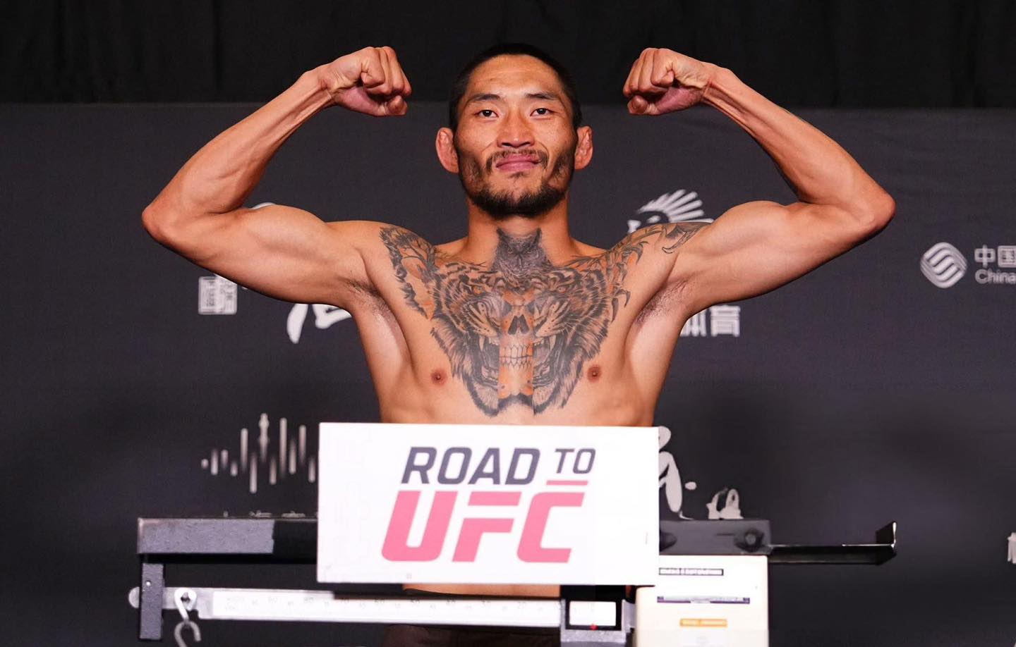 UFC холбооны Шанхайн эвентэд тулалдсан хоёр Монгол тамирчин хоёул ялалт байгуулан түүх бүтээж байна