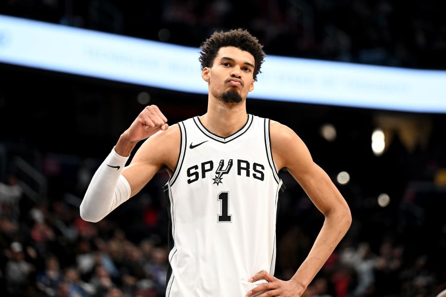 ESPN-ийн аналистууд 2025-2026 оны NBA-н улирын шилдгүүдээр хэнийг таамагласан бэ?