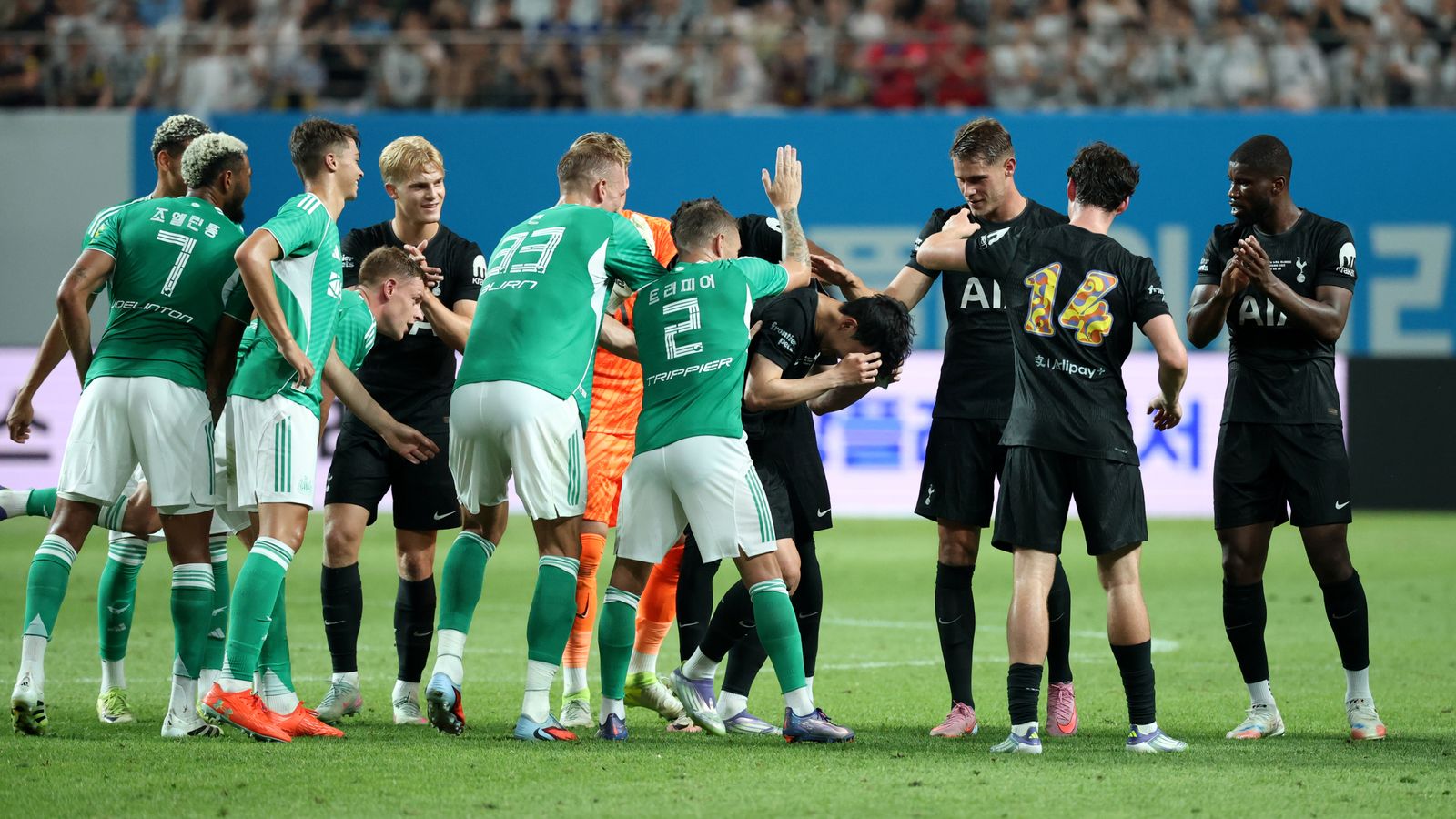 Son Heung-Min Тоттенхэмтэй салах ёс гүйцэтгэж, сэтгэл хөдөлгөм үгс хэллээ