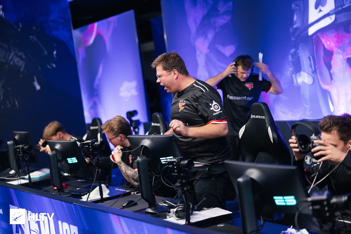 Остин Мажор: The Mongolz vs FaZe багуудын Плей-Оффын тоглолтын өмнө
