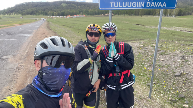 Дугуйн спортоор хичээллэдэг Монгол залуус 2500км дугуйн аяллыг эхлүүлсэн байна