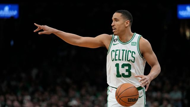 NBA-ийн шилдэг тоглогчдын нэг Малколм Брогдон зодог тайллаа