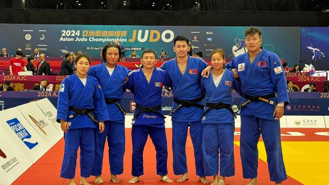 Монголын Жүдо бөхийн шигшээ баг Азийн аваргаас 11 медальтай хүртэж, багийн төрлөөр мөнгөн медалийн эзэд боллоо