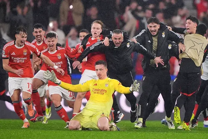 UCL: Бенфика клубийн хаалгач А.Трубин эцсийн мөчид гоол оруулж, багаа аваргуудын лигийн плей-оффт үлдээж чадлаа