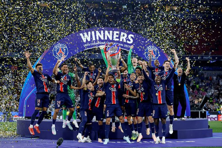 PSG аваргуудын лигт түүх бүтээж түрүүллээ.