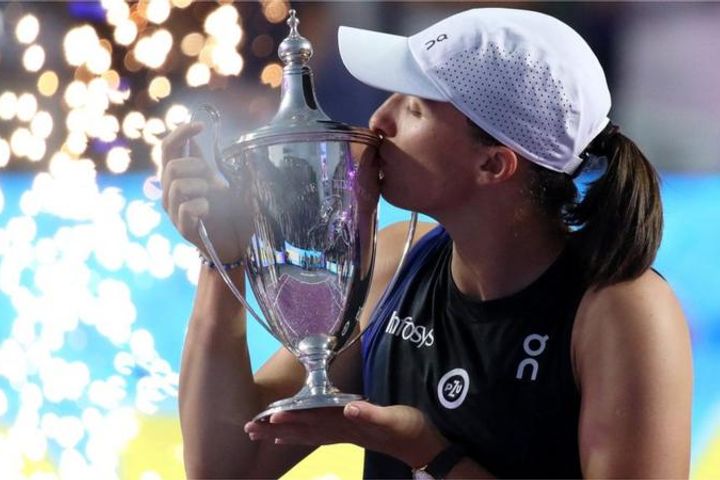 Ига Свитек 2023 оны WTA Finals тэмцээний аваргаар тодорлоо