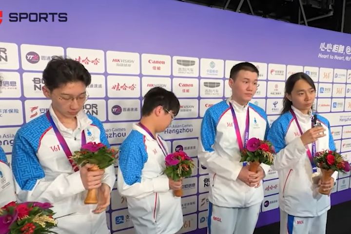 Дота2 шигшээ баг буюу IHC Esports багийн тамирчид Азийн наадмаас түүхэндээ анх удаа мөнгөн медаль хүртлээ.