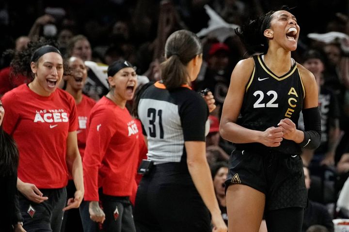 ЭЙЖА УИЛСОН WNBA-ЫН УЛИРЛЫН ҮНЭ ЦЭНЭТЭЙ ТОГЛОГЧ БОЛЛОО