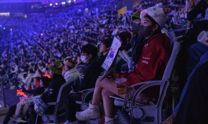 Өмнөд Солонгосын Т1 баг “League of Legends”-ийн дэлхийн аваргын цомыг дөрөв дэх удаагаа хүртлээ