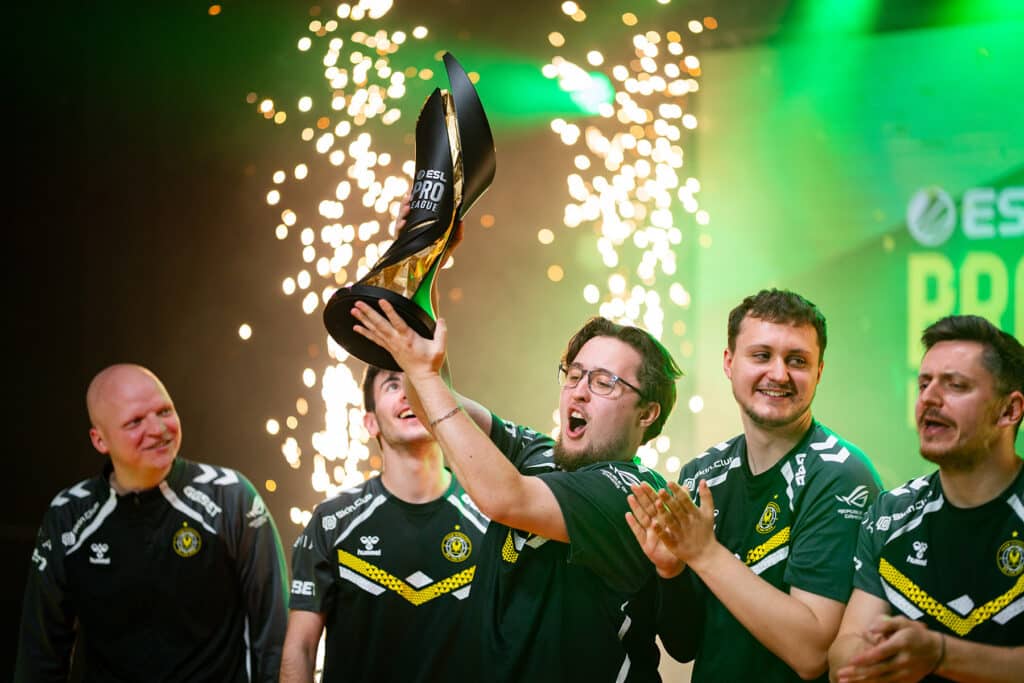Vitality баг дөрвөн сарын дараа дахин аваргын цомыг өргөлөө